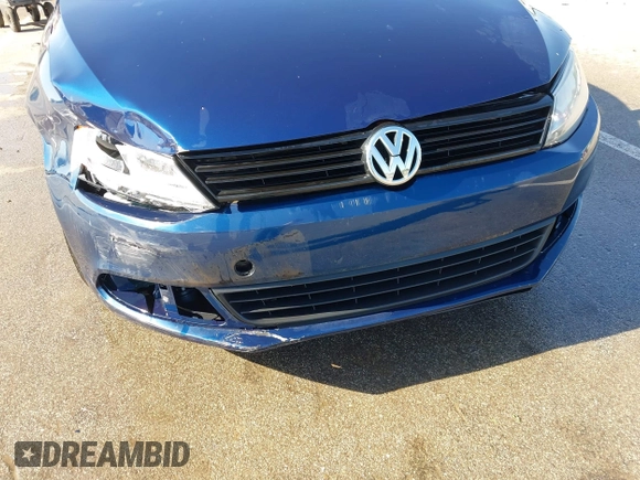 2011 Volkswagen Jetta SE with VIN 3VWDZ7AJ5BM319334, listed as a IAAI auction lot 42275321 with 111,989 mi miles and . Bid and sale history available at DreamBid. Image 17.