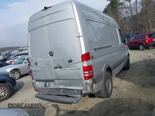 2016 Mercedes-Benz Sprinter Cargo with VIN WD3PE7DD0GP204413, listed as a IAAI auction lot 41503035 with 184,000 mi miles. Bid and sale history available at carsss.com. Image 4.