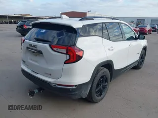 2022 GMC Terrain AT4 z VIN 3GKALYEV1NL296739, wystawiony jako IAAI lot #41118630 z przebiegiem 28 366 mil mil oraz . Historia ofert i sprzedaży dostępna na DreamBid. Obrazek 4.