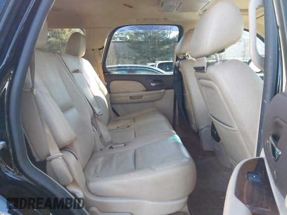 2014 GMC Yukon Denali with VIN 1GKS2EEF9ER140584, listed as a IAAI auction lot 41688659 with 81,995 mi miles. Bid and sale history available at carsss.com. Image 8.