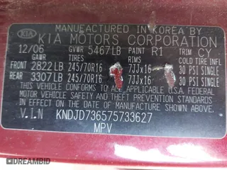 2007 Kia Sorento EX with VIN KNDJD736575733627, listed as a IAAI auction lot 42069259 with 233,005 mi miles. Bid and sale history available at carsss.com. Image 9.