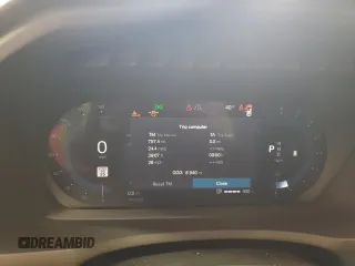 2025 Volvo XC90 Core с VIN YV4M12PJ6S1337310, выставлен на аукционе Copart как лот 46470055 с пробегом 8 940 миль миль и Чистый • Clean title. История ставок и продаж доступна на DreamBid. Изображение 9.