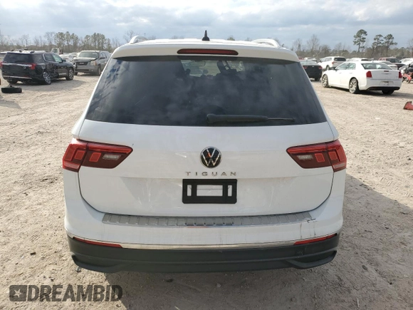 2024 Volkswagen Tiguan z VIN 3VVTB7AXXRM208006, wystawiony jako Copart lot #44222715 z przebiegiem 1 904 mil mil oraz Szkoda całkowita • Salvage title. Historia ofert i sprzedaży dostępna na DreamBid. Obrazek 6.