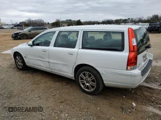 2006 Volvo V70 2.4L with VIN YV1SW612X61538308, listed as a Copart auction lot 47978905 with 199,372 mi miles and Salvage Title. Bid and sale history available at carsss.com. Image 2.