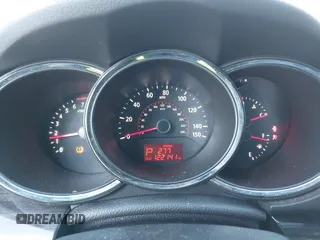 2012 Kia Sorento LX z VIN 5XYKT3A15CG203294, wystawiony jako IAAI lot #41339207 z przebiegiem 122 141 mil mil oraz . Historia ofert i sprzedaży dostępna na DreamBid. Obrazek 6.