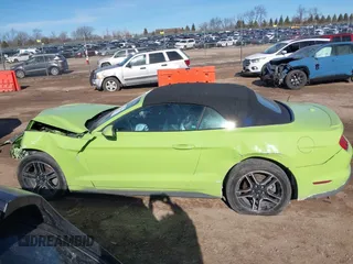 2020 Ford Mustang EcoBoost z VIN 1FATP8UHXL5186022, wystawiony jako IAAI lot #41395446 z przebiegiem 117 634 mil mil oraz . Historia ofert i sprzedaży dostępna na DreamBid. Obrazek 14.