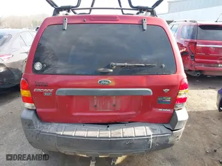 2006 Ford Escape XLT with VIN 1FMYU03116KC42851, listed as a IAAI auction lot 41667519 with 257,502 mi miles. Bid and sale history available at carsss.com. Image 16.