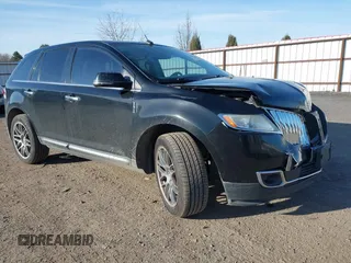2011 Lincoln MKX with VIN 2LMDJ8JK2BBJ33518, listed as a IAAI auction lot 41827781 with 127,023 mi miles. Bid and sale history available at carsss.com. Image 1.