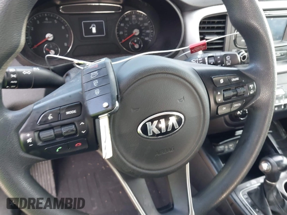 2017 Kia Sorento LX z VIN 5XYPG4A53HG199627, wystawiony jako IAAI lot #41199694 z przebiegiem 90 155 mil mil oraz . Historia ofert i sprzedaży dostępna na DreamBid. Obrazek 11.