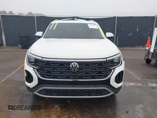 2024 Volkswagen Atlas SE z VIN 1V2JE2CA9RC238428, wystawiony jako IAAI lot #41340830 z przebiegiem 6 992 mil mil oraz . Historia ofert i sprzedaży dostępna na DreamBid. Obrazek 13.