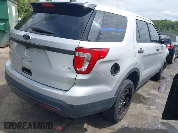 2016 Ford Police Interceptor Utility z VIN 1FM5K8AR5GGA04361, wystawiony jako IAAI lot #40237610 z przebiegiem 126 853 mil mil oraz . Historia ofert i sprzedaży dostępna na DreamBid. Obrazek 4.
