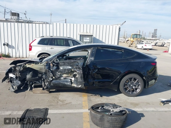 2019 Tesla Model 3 Mid Range with VIN 5YJ3E1EA0KF399082, listed as a IAAI auction lot 41697100 with 138,998 mi miles and . Bid and sale history available at carsss.com. Image 14.