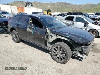 2017 Volvo V90 z VIN YV4A22NL7H1004532, wystawiony jako Copart lot #57873094 z przebiegiem 66 942 mil mil oraz Szkody całkowita. Historia ofert i sprzedaży dostępna na DreamBid. Obrazek 4.