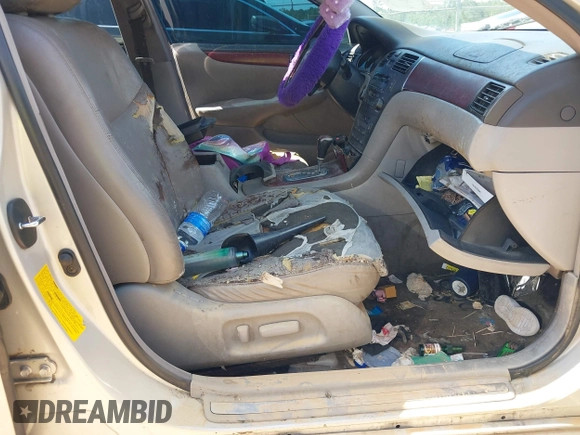 2002 Lexus ES 300 with VIN JTHBF30G720087113, listed as a IAAI auction lot 42667094 with Not provided miles and . Bid and sale history available at DreamBid. Image 5.