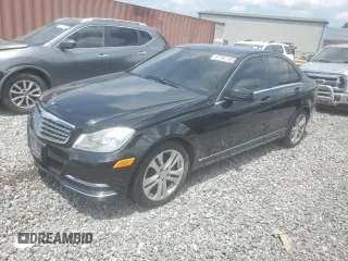 2012 Mercedes-Benz C 300 Sport z VIN WDDGF8BB1CA646629, wystawiony jako Copart lot #57287105 z przebiegiem 200 783 mil mil oraz Szkoda całkowita • Salvage title. Historia ofert i sprzedaży dostępna na DreamBid. Obrazek 1.