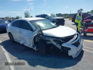 2015 Nissan Altima S z VIN 1N4AL3AP8FC212909, wystawiony jako IAAI lot #41740922 z przebiegiem 167 153 mil mil oraz . Historia ofert i sprzedaży dostępna na DreamBid. Obrazek 1.
