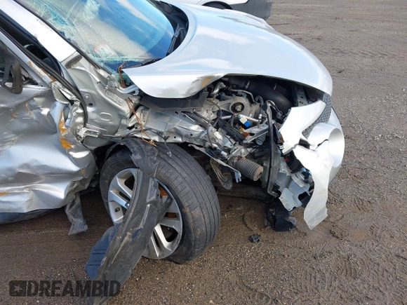 2014 Nissan Juke S with VIN JN8AF5MV8ET363145, listed as a IAAI auction lot 41210984 with 113,268 mi miles. Bid and sale history available at carsss.com. Image 6.