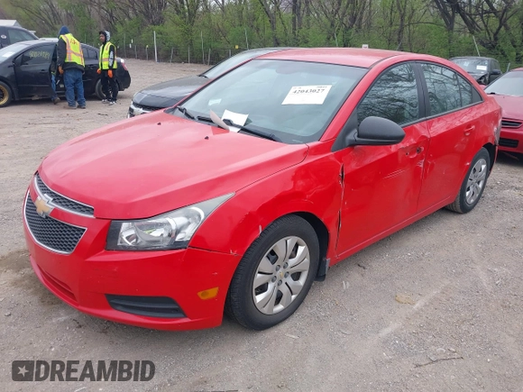 2014 Chevrolet Cruze LS z VIN 1G1PA5SG2E7151755, wystawiony jako IAAI lot #42043027 z przebiegiem 194 071 mil mil oraz . Historia ofert i sprzedaży dostępna na DreamBid. Obrazek 2.