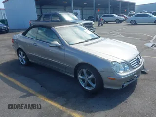 2005 Mercedes-Benz CLK 320 z VIN WDBTK65J25F146172, wystawiony jako IAAI lot #42336210 z przebiegiem 107 648 mil mil oraz . Historia ofert i sprzedaży dostępna na DreamBid. Obrazek 1.
