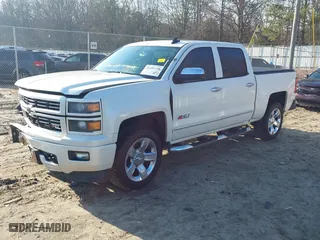 2015 Chevrolet Silverado 1500 LT with VIN 3GCUKREHXFG460818, listed as a IAAI auction lot 41491758 with 211,704 mi miles. Bid and sale history available at carsss.com. Image 2.