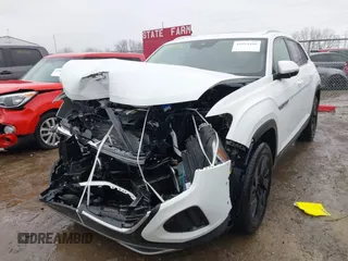 2024 Volkswagen Atlas SE с VIN 1V2KE2CA0RC251671, выставлен на аукционе IAAI как лот 41094446 с пробегом 5 323 миль миль и . История ставок и продаж доступна на DreamBid. Изображение 17.