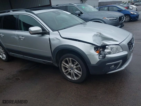 2016 Volvo XC70 T5 Drive-E Premier with VIN YV440MBK4G1247692, listed as a IAAI auction lot 41578855 with NaN miles. Bid and sale history available at carsss.com. Image 6.