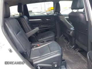 2019 Toyota Highlander SE z VIN 5TDJZRFH5KS594502, wystawiony jako IAAI lot #42118942 z przebiegiem 48 351 mil mil oraz . Historia ofert i sprzedaży dostępna na DreamBid. Obrazek 8.