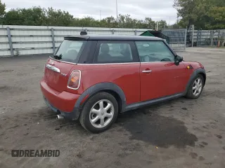 2008 MINI Hardtop with VIN WMWMF33548TT66639, listed as a Copart auction lot 42740655 with 135,084 mi miles and Clean Title. Bid and sale history available at DreamBid. Image 3.