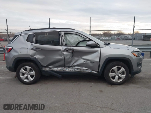 2018 Jeep Compass Altitude with VIN 3C4NJDBB5JT259158, listed as a IAAI auction lot 41752829 with 71,008 mi miles and . Bid and sale history available at carsss.com. Image 13.