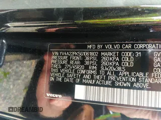 2016 Volvo XC90 T6 Momentum with VIN YV4A22PK5G1061802, listed as a IAAI auction lot 38577183 with 109,291 mi miles. Bid and sale history available at carsss.com. Image 9.