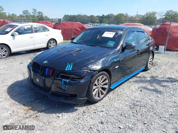 2011 BMW 3 Series 328i with VIN WBAPH7C54BE676462, listed as a IAAI auction lot 41769898 with 208,688 mi miles. Bid and sale history available at carsss.com. Image 2.
