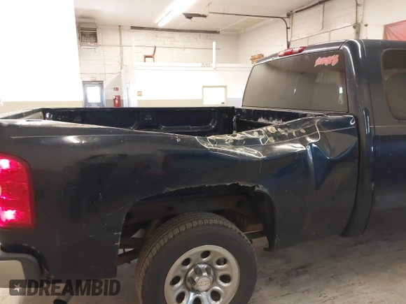 2007 Chevrolet Silverado 1500 LT w/1LT with VIN 2GCEC19C771621072, listed as a IAAI auction lot 41747993 with 217,232 mi miles. Bid and sale history available at carsss.com. Image 6.