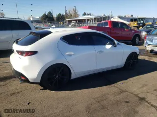 2020 Mazda Mazda3 Hatchback Premium Package with VIN JM1BPBNM7L1171337, listed as a Copart auction lot 68070772 with 0 mi miles. Bid and sale history available at carsss.com. Image 3.
