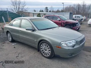 2006 Volvo S80 with VIN YV1TS592361444561, listed as a IAAI auction lot 41569509 with 147,917 mi miles. Bid and sale history available at carsss.com. Image 1.