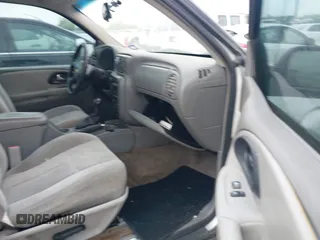 2005 Chevrolet TrailBlazer LT with VIN 1GNDT13S752336954, listed as a IAAI auction lot 41927384 with 170,572 mi miles and . Bid and sale history available at DreamBid. Image 5.