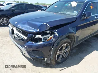 2019 Mercedes-Benz GLC 300 with VIN WDC0G4JB2KV183985, listed as a IAAI auction lot 42004134 with Not provided miles and . Bid and sale history available at DreamBid. Image 6.