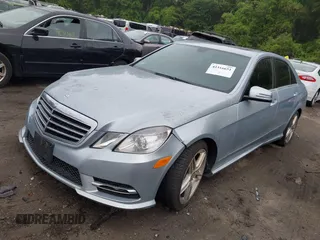 2013 Mercedes-Benz E 350 Luxury z VIN WDDHF8JB2DA675225, wystawiony jako IAAI lot #42316651 z przebiegiem 127 087 mil mil oraz . Historia ofert i sprzedaży dostępna na DreamBid. Obrazek 2.