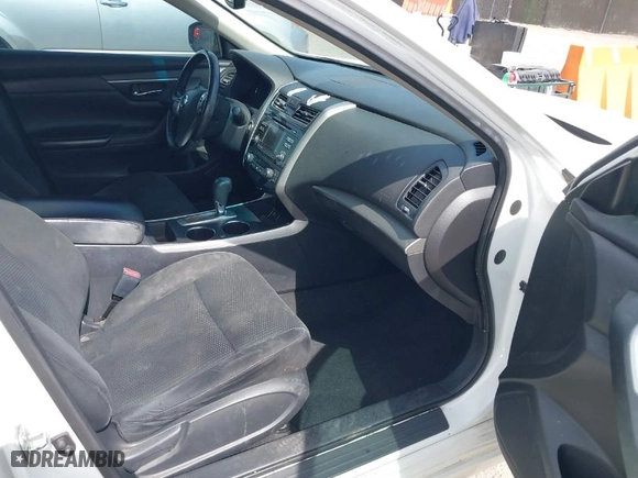 2015 Nissan Altima 2.5 S with VIN 1N4AL3AP0FC248772, listed as a IAAI auction lot 41687842 with 125,881 mi miles. Bid and sale history available at carsss.com. Image 5.