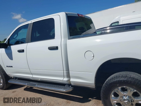 2024 Ram 2500 Big Horn with VIN 3C6UR5DJ2RG303949, listed as a IAAI auction lot 42575281 with 117,754 mi miles and . Bid and sale history available at DreamBid. Image 14.