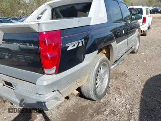2002 Chevrolet Avalanche z VIN 3GNEK13T22G315559, wystawiony jako IAAI lot #41884458 z przebiegiem 332 266 mil mil oraz . Historia ofert i sprzedaży dostępna na DreamBid. Obrazek 6.