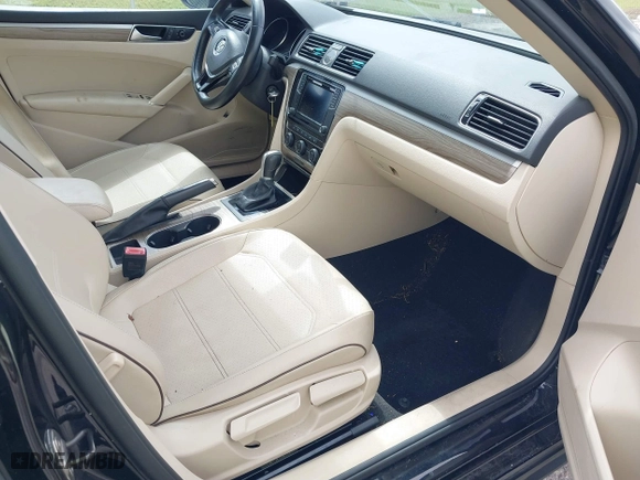 2016 Volkswagen Passat 1.8T SE w/Technology with VIN 1VWBS7A35GC047180, listed as a IAAI auction lot 41650618 with 42,491 mi miles. Bid and sale history available at carsss.com. Image 5.
