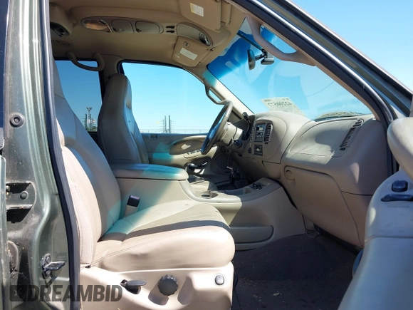 2001 Ford Expedition Eddie Bauer с VIN 1FMFU18L81LA74328, выставлен на аукционе IAAI как лот 42200577 с пробегом 152 630 миль миль и . История ставок и продаж доступна на DreamBid. Изображение 5.