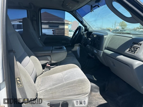 2003 Ford F-350 with VIN 1FDWW37P93EC03534, listed as a Copart auction lot 50217135 with 123,606 mi miles and Clean title. Bid and sale history available at DreamBid. Image 5.