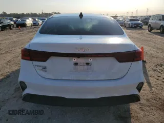 2024 Kia Forte LX with VIN 3KPF24AD5RE726244, listed as a Copart auction lot 47210975 with 35,402 mi miles and Salvage Title. Bid and sale history available at carsss.com. Image 6.