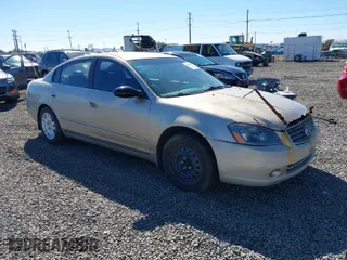2005 Nissan Altima 2.5 S with VIN 1N4AL11D05N401065, listed as a IAAI auction lot 40482251 with 189,035 mi miles. Bid and sale history available at carsss.com. Image 1.
