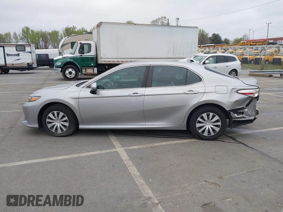 2019 Toyota Camry LE with VIN 4T1B11HK8KU683512, listed as a IAAI auction lot 39476699 with 40,074 mi miles. Bid and sale history available at carsss.com. Image 15.