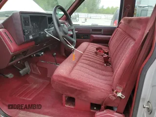 1988 Chevrolet Silverado 1500 with VIN 1GCDK14K8JE191314, listed as a Copart auction lot 57048225 with 134,298 mi miles and Clean Title. Bid and sale history available at DreamBid. Image 7.