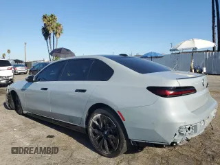 2024 BMW 7 Series 740i z VIN WBA23EH04RCR48184, wystawiony jako Copart lot #69965604 z przebiegiem 5 285 mil mil oraz Szkoda całkowita • Salvage title. Historia ofert i sprzedaży dostępna na DreamBid. Obrazek 2.