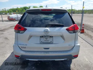 2017 Nissan Rogue S with VIN 5N1AT2MTXHC880965, listed as a IAAI auction lot 42016855 with 117,672 mi miles. Bid and sale history available at carsss.com. Image 16.