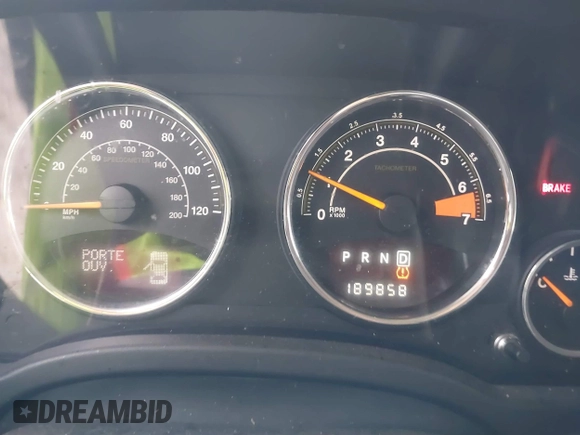 2014 Jeep Patriot Limited with VIN 1C4NJRCB7ED569805, listed as a IAAI auction lot 40854840 with 189,858 mi miles. Bid and sale history available at carsss.com. Image 7.